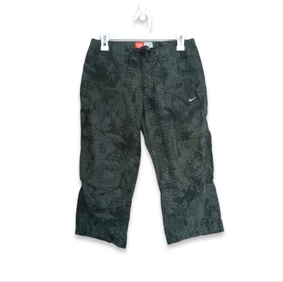 Nike The Athletic Department Capri Pants Women's Size S 2-4 Swoosh Green Camo - Picture 1 of 5